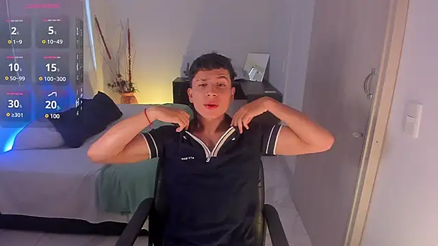 Snapshot of NathanGreyX chatting on December 21, 9:04 pm NathanGreyX online show from December 21, 9:04 pm