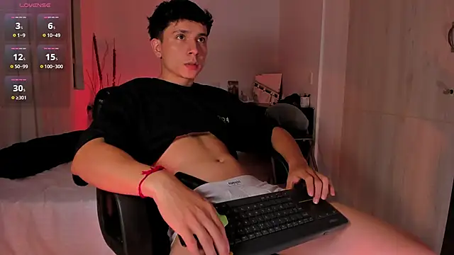Snapshot of NathanGreyX chatting on December 27, 6:35 am NathanGreyX online show from December 27, 6:35 am