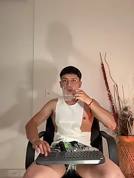 Snapshot of NathanGreyX chatting on December 15, 3:45 am NathanGreyX online show from December 15, 3:45 am