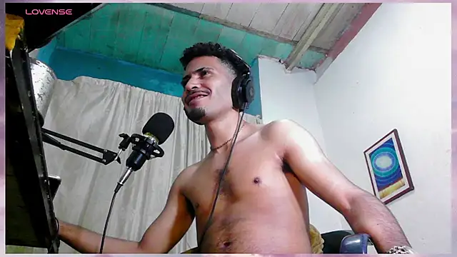 Snapshot of coleman160 chatting on December 19, 6:56 am coleman160 online show from December 19, 6:56 am