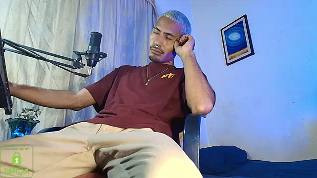 Snapshot of coleman160 chatting on September 8, 5:01 pm coleman160 online show from September 8, 5:01 pm