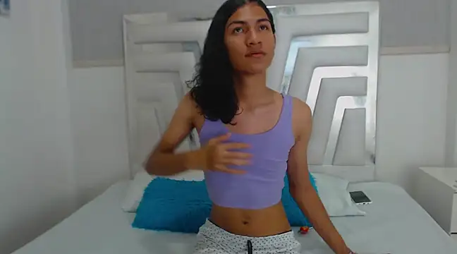 Snapshot of _lexx1e chatting on December 16, 1:32 pm lexx1e online show from December 16, 1:32 pm