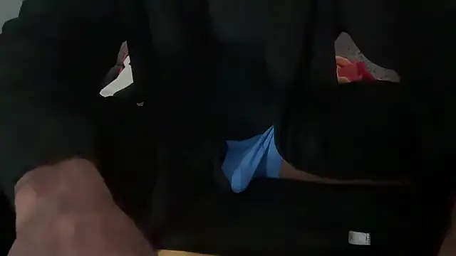 Snapshot of skarfosbabes69 chatting on October 28, 10:56 pm skarfosbabes69 online show from October 28, 10:56 pm