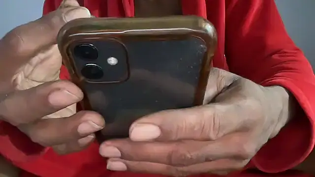 Snapshot of skarfosbabes69 chatting on October 22, 3:05 pm skarfosbabes69 online show from October 22, 3:05 pm