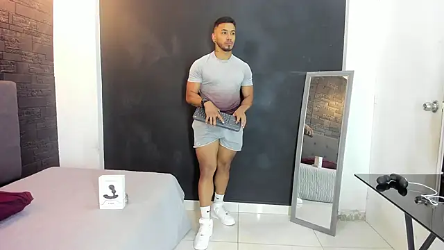 Snapshot of bruno_miller_ chatting on January 22, 8:28 pm bruno miller online show from January 22, 8:28 pm