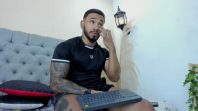 bruno miller  online show from April 27, 9:09 pm