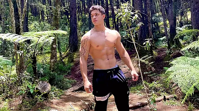 TravisJoplinn online show from December 17, 11:16 pm