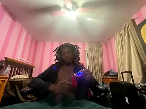 Snapshot of mikeJak chatting on October 22, 12:24 am mikeJak online show from October 22, 12:24 am