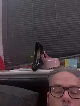 Snapshot of patentheelman74 chatting on December 8, 9:30 pm patentheelman74 online show from December 8, 9:30 pm