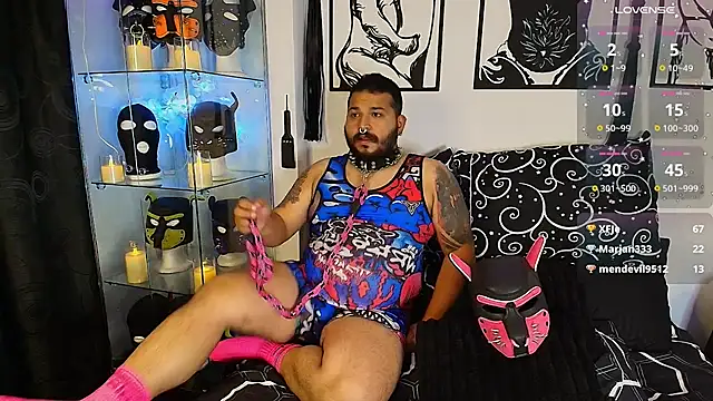Snapshot of dannybear_ chatting on January 12, 1:53 am dannybear online show from January 12, 1:53 am