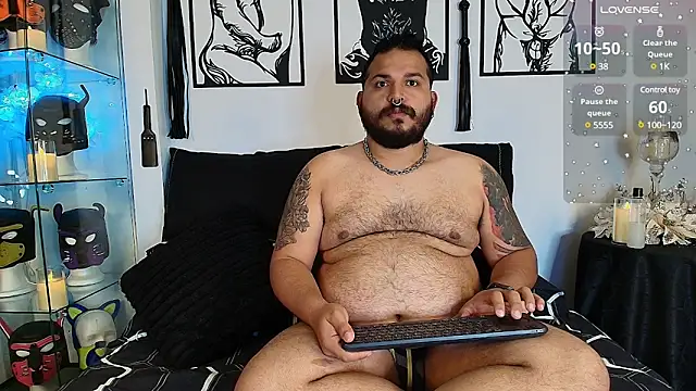 Snapshot of dannybear_ chatting on January 16, 6:27 pm dannybear online show from January 16, 6:27 pm