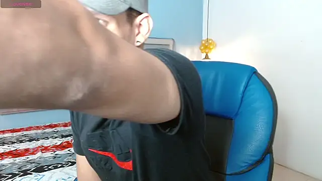 Jheidertwink online show from December 15, 8:04 pm