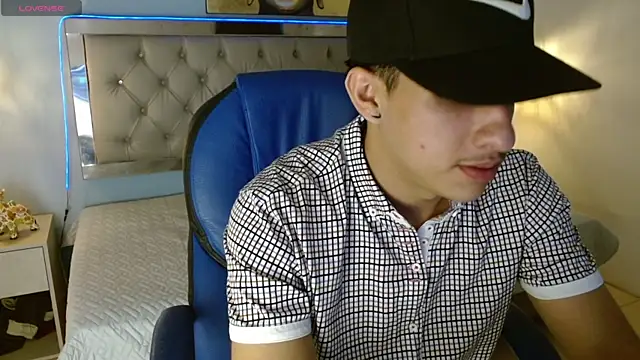 Jheidertwink online show from February 9, 3:32 am