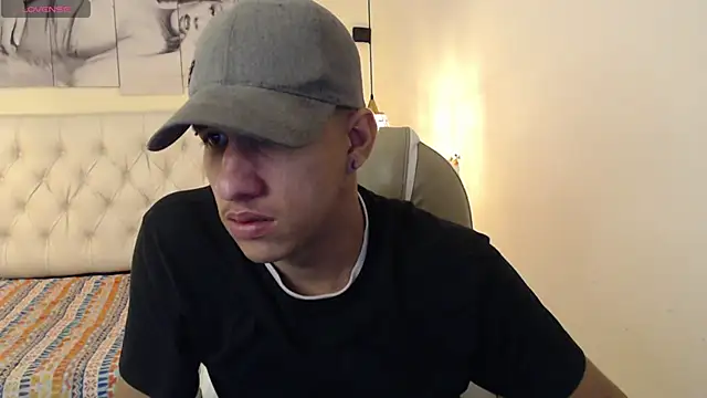 Jheidertwink online show from December 19, 3:18 am