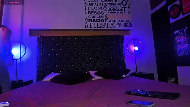 Snapshot of JoshMillerr_ chatting on March 8, 7:51 pm JoshMillerr online show from March 8, 7:51 pm
