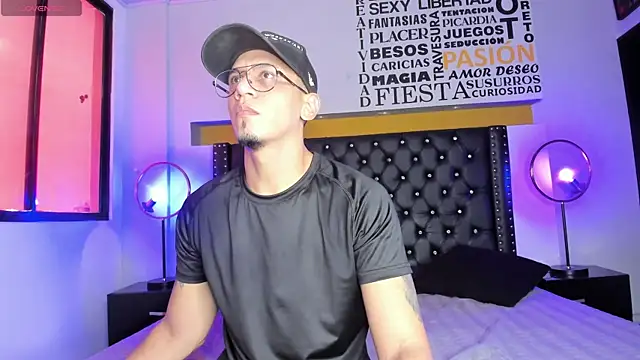 Snapshot of JoshMillerr_ chatting on March 3, 7:56 pm JoshMillerr online show from March 3, 7:56 pm