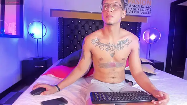 Snapshot of JoshMillerr_ chatting on January 8, 7:45 pm JoshMillerr online show from January 8, 7:45 pm