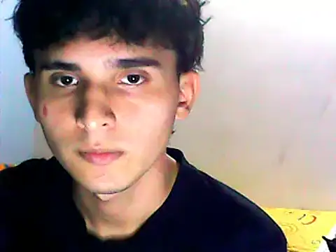 Snapshot of Charley_quin chatting on January 18, 12:06 am Charley quin online show from January 18, 12:06 am