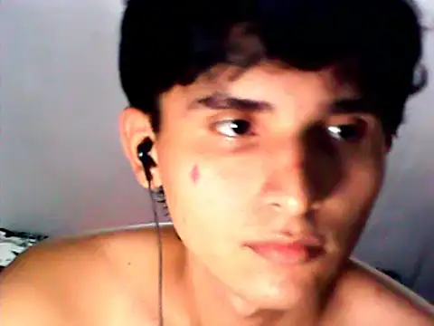 Snapshot of Charley_quin chatting on February 17, 11:31 pm Charley quin online show from February 17, 11:31 pm