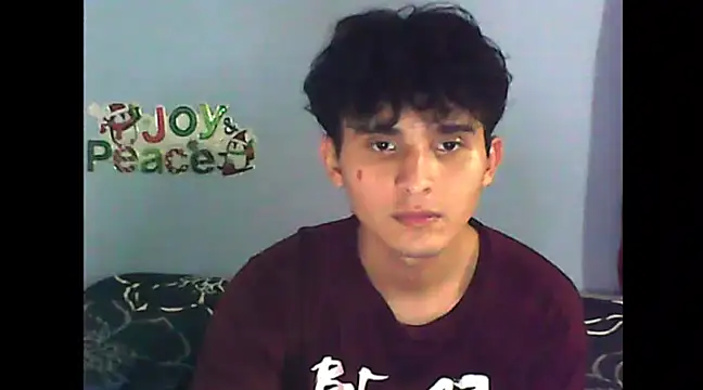 Snapshot of Charley_quin chatting on December 24, 12:33 am Charley quin online show from December 24, 12:33 am