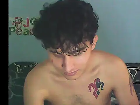 Snapshot of Charley_quin chatting on December 21, 1:58 am Charley quin online show from December 21, 1:58 am