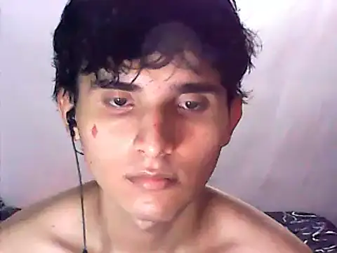 Snapshot of Charley_quin chatting on February 20, 11:43 pm Charley quin online show from February 20, 11:43 pm