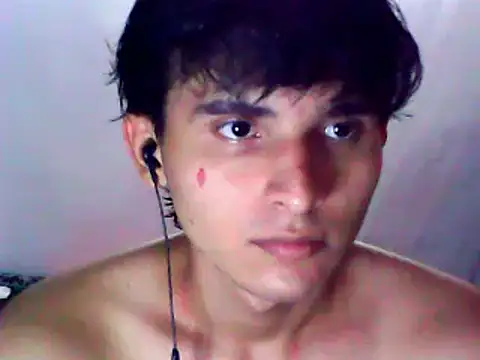Snapshot of Charley_quin chatting on February 18, 11:41 pm Charley quin online show from February 18, 11:41 pm