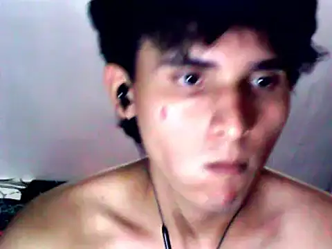 Snapshot of Charley_quin chatting on February 16, 1:27 am Charley quin online show from February 16, 1:27 am