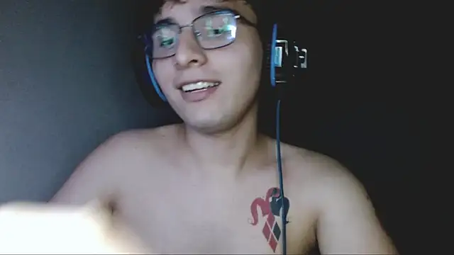 Snapshot of Charley_quin chatting on September 19, 4:02 am Charley quin online show from September 19, 4:02 am