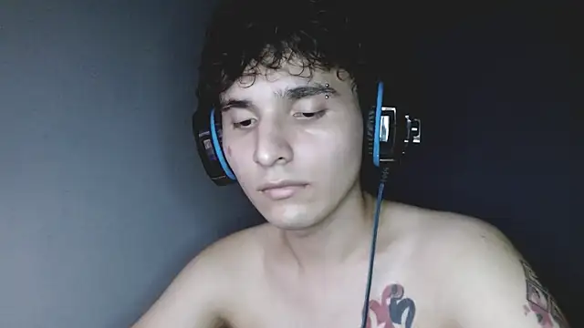 Snapshot of Charley_quin chatting on September 24, 3:28 am Charley quin online show from September 24, 3:28 am