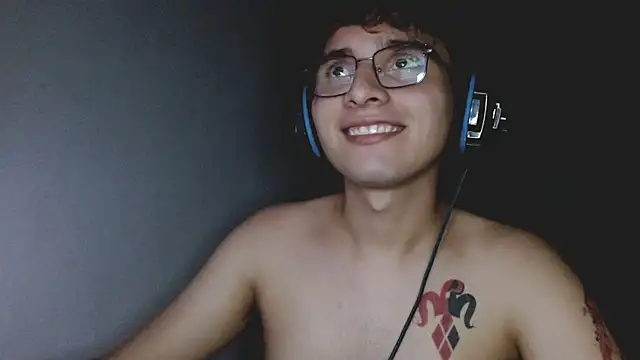 Snapshot of Charley_quin chatting on September 26, 4:32 am Charley quin online show from September 26, 4:32 am