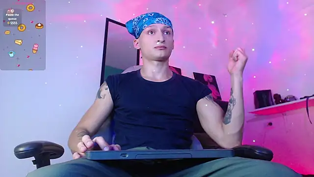 arthurphoenix  online show from December 9, 2:45 am