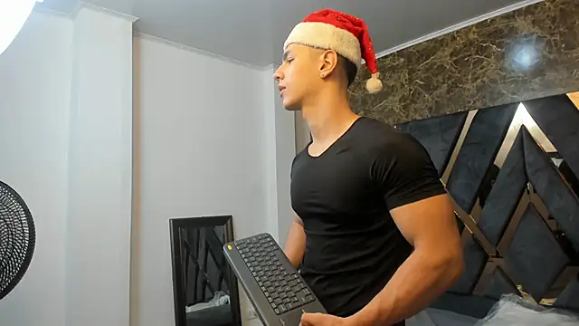 Snapshot of Flynn_Riider chatting on December 19, 11:18 am Flynn Riider online show from December 19, 11:18 am
