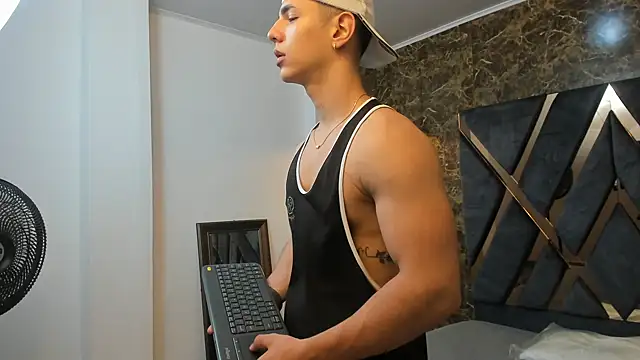 Snapshot of Flynn_Riider chatting on December 26, 11:21 am Flynn Riider online show from December 26, 11:21 am