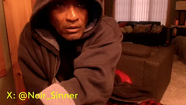 Snapshot of sinnernoir chatting on October 14, 9:44 pm sinnernoir online show from October 14, 9:44 pm