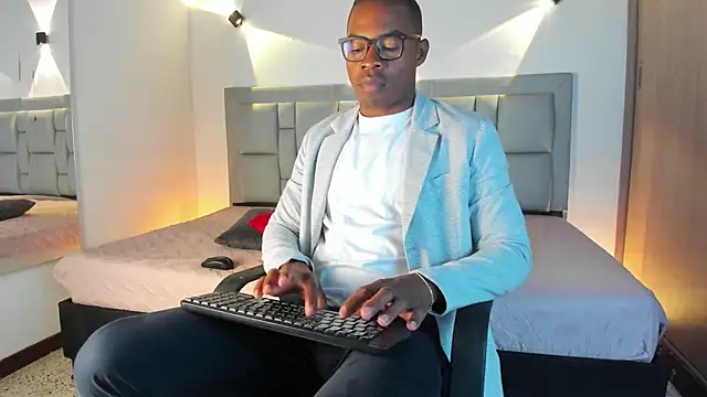 Snapshot of JEFFREY_COTTOM chatting on February 10, 7:49 pm JEFFREY COTTOM online show from February 10, 7:49 pm