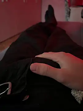 93moro online show from December 20, 3:21 pm