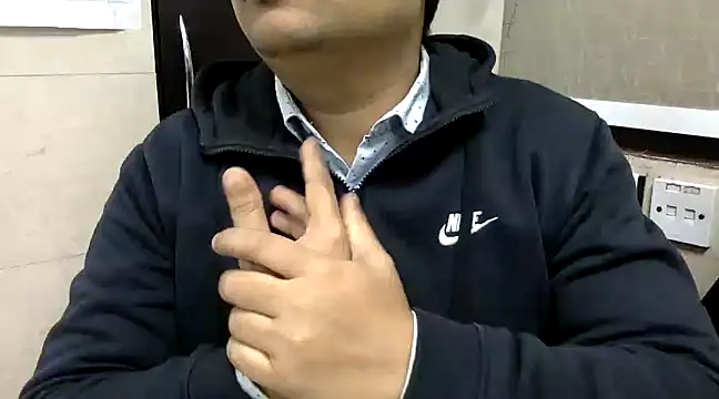 Snapshot of simpleguy1011 chatting on December 31, 3:20 pm simpleguy1011 online show from December 31, 3:20 pm