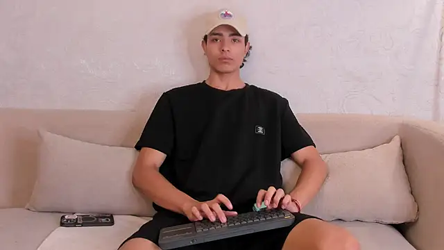 Snapshot of JoshRashfordd chatting on October 10, 9:50 pm JoshRashfordd online show from October 10, 9:50 pm