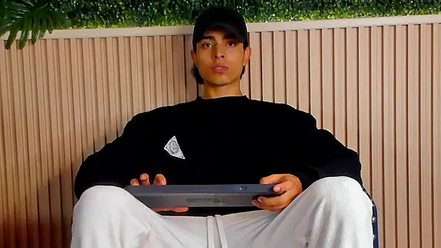 Snapshot of JoshRashfordd chatting on September 28, 11:52 am JoshRashfordd online show from September 28, 11:52 am