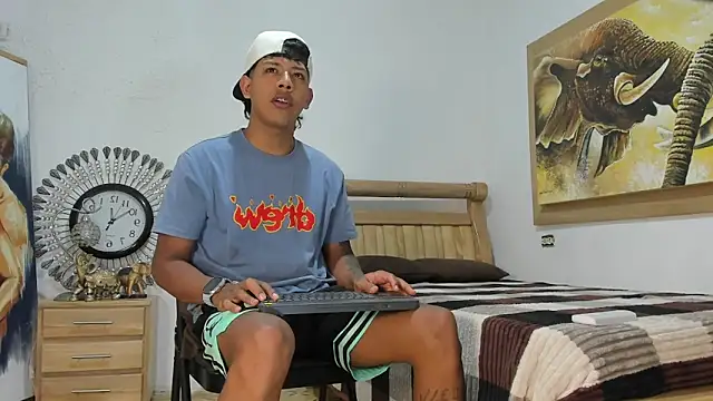 mr stiven  online show from April 19, 4:12 am