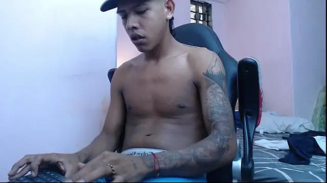 Snapshot of mr_stiven_ chatting on January 13, 8:58 am mr stiven online show from January 13, 8:58 am