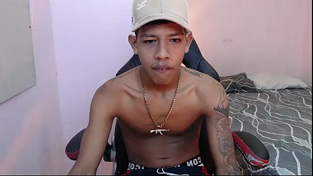Snapshot of mr_stiven_ chatting on December 28, 2:54 am mr stiven online show from December 28, 2:54 am