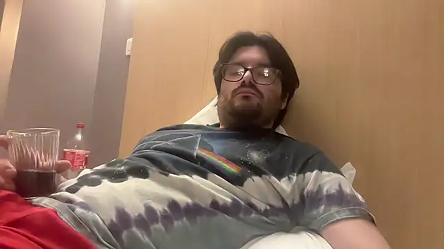 underthesun16 online show from April 19, 11:51 pm