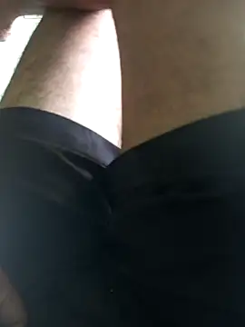 Snapshot of Smarterboytravel chatting on December 12, 8:03 am Smarterboytravel online show from December 12, 8:03 am