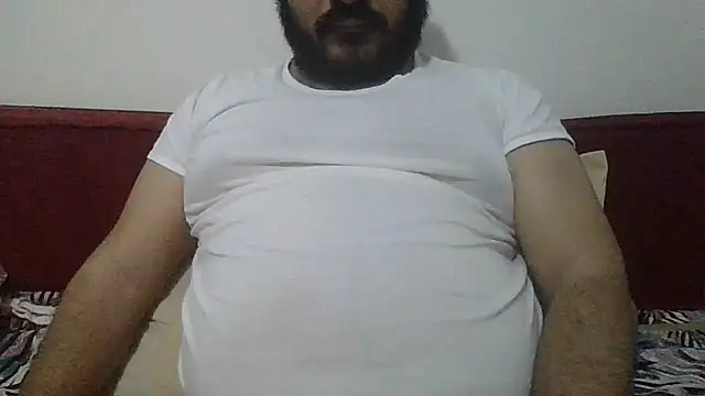 UrfavSlaveBitch online show from April 1, 6:38 pm