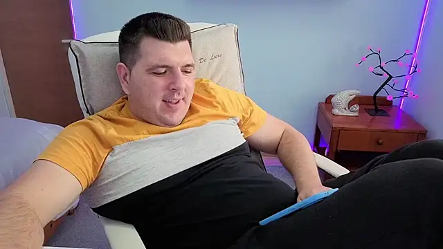 Snapshot of JasonJacks chatting on October 19, 10:51 am JasonJacks online show from October 19, 10:51 am