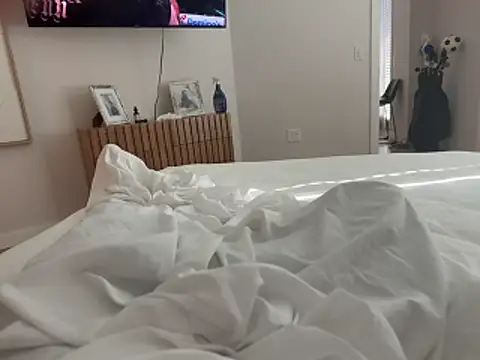 heavyhitta83 online show from April 11, 8:45 pm