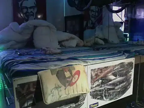 kinkycdslutsv online show from March 10, 6:49 am