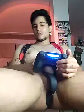 Snapshot of GamerQuinn chatting on January 8, 1:52 pm GamerQuinn online show from January 8, 1:52 pm